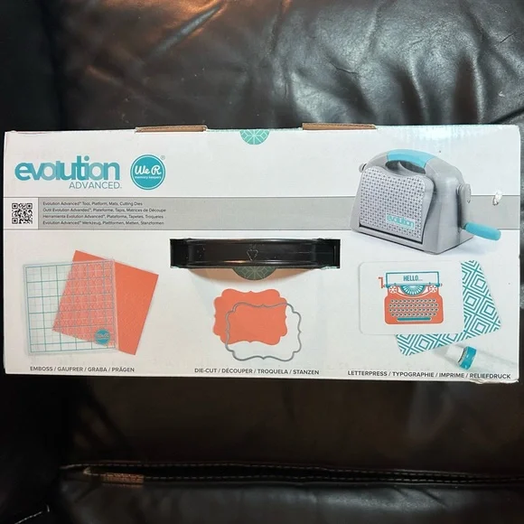 We R Memory Keepers Evolution Advanced die-cut & embossing machine - Picture 7 of 15